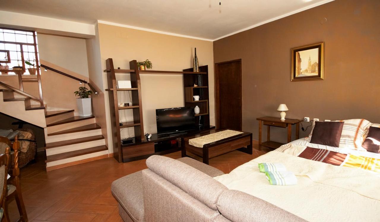 Green House Apartment Pula Luaran gambar